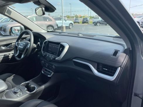 Used 2023 GMC Terrain SLT image 17