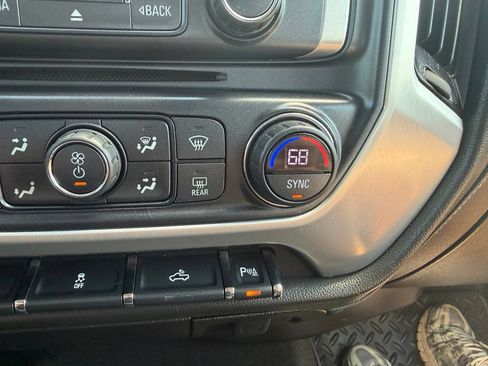 Used 2017 GMC Sierra 1500 SLE w/ SLE Value Package AWD/4WD image 12