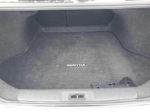 Used 2024 Nissan Sentra S image 7