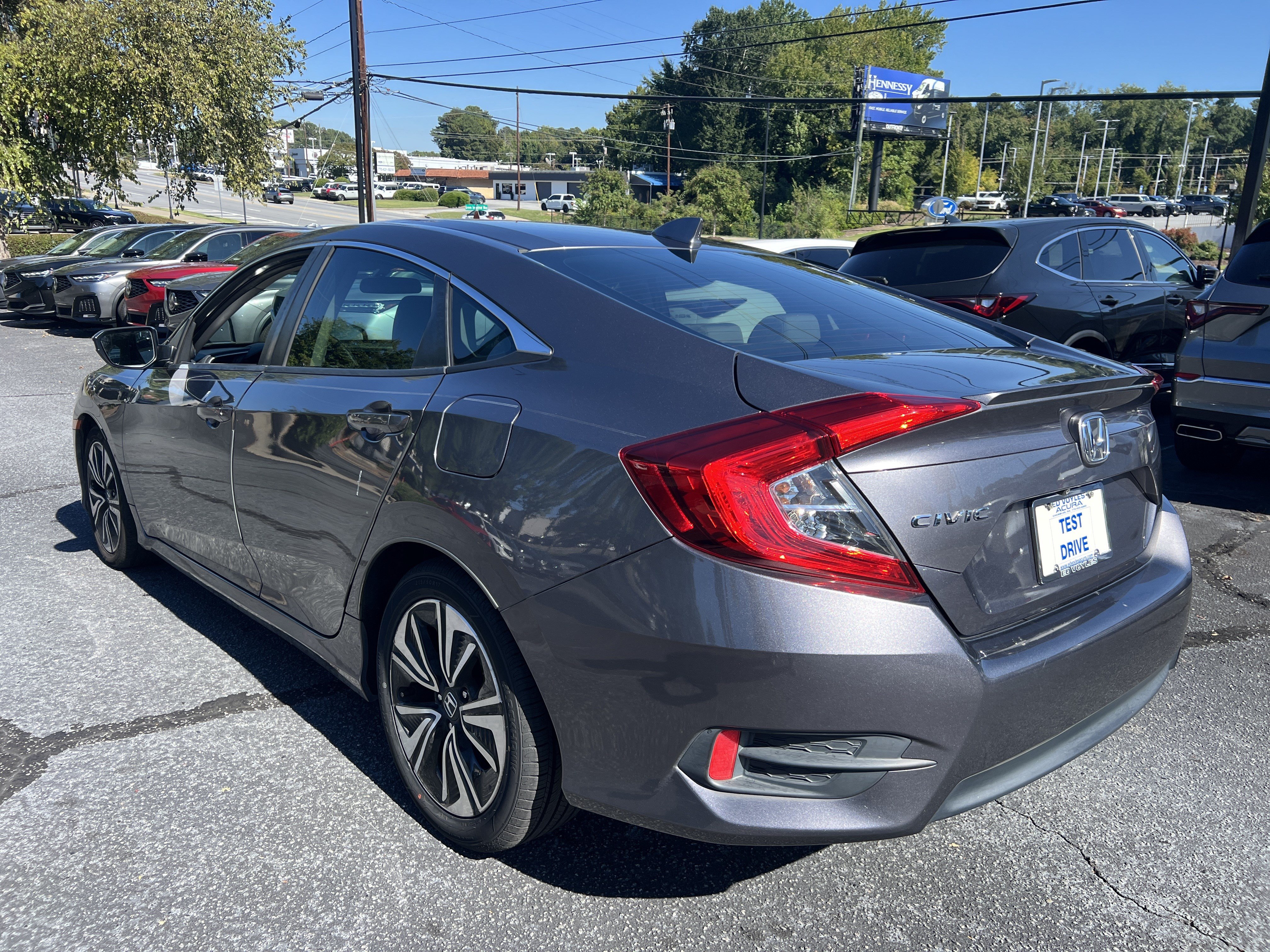 Used 2016 Honda Civic EX-T image 4
