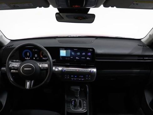 Certified 2025 Hyundai Kona SEL image 12