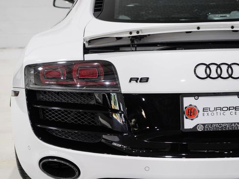 Used 2012 Audi R8 V10 image 38