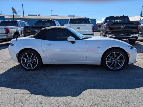 Used 2023 MAZDA MX-5 Miata Grand Touring image 2