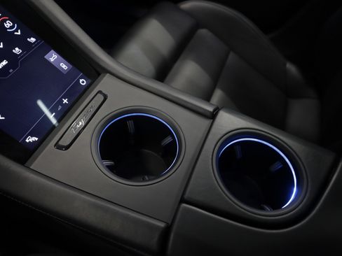 Used 2021 Porsche Taycan Turbo image 19