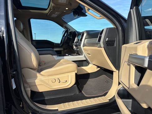 Certified 2019 Ford F350 Lariat w/ Lariat Ultimate Package image 9