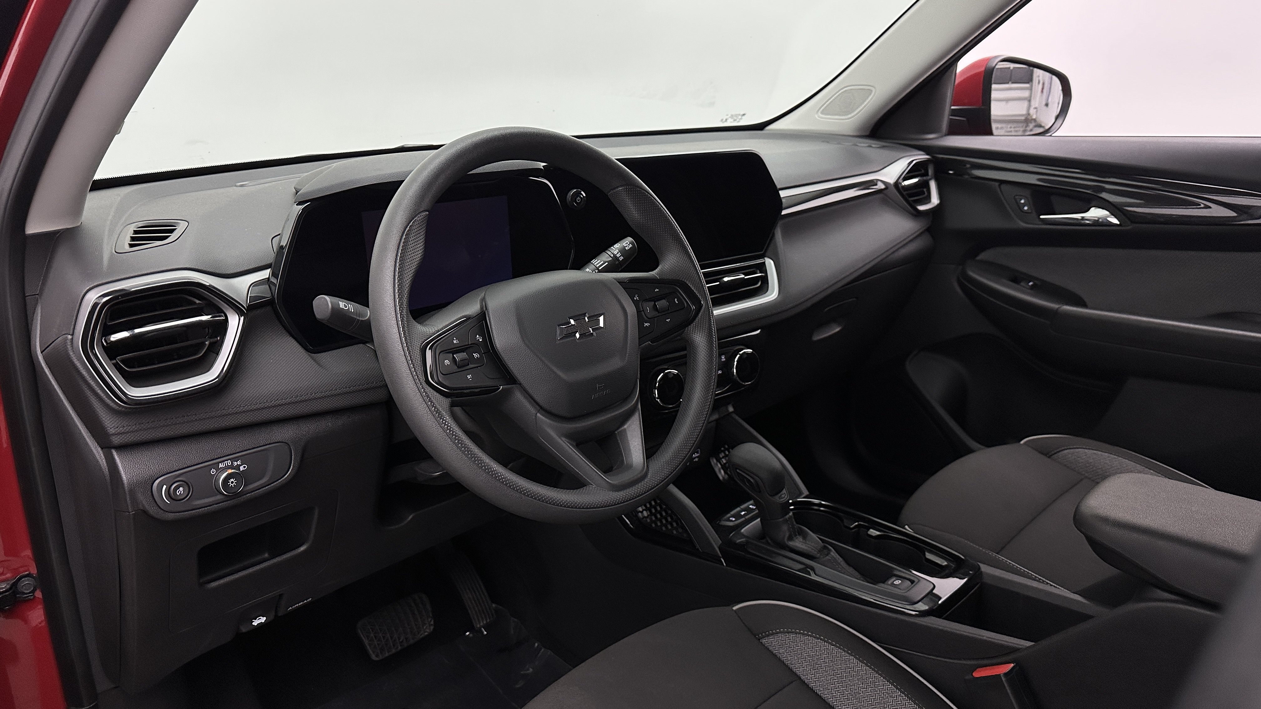Used 2026 Chevrolet TrailBlazer LT FWD image 12