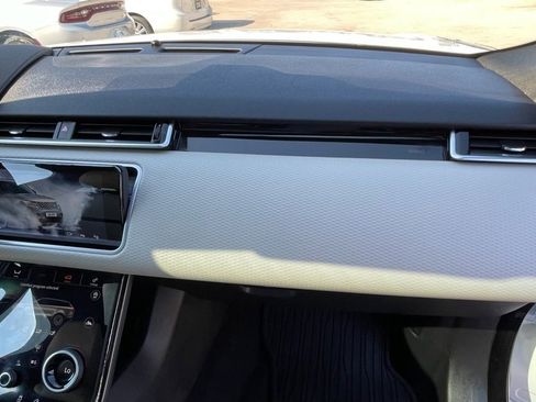 Used 2019 Land Rover Range Rover Velar R-Dynamic SE image 32