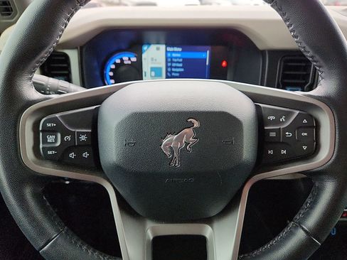 Used 2023 Ford Bronco Wildtrak image 11