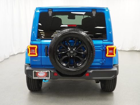 Certified 2024 Jeep Wrangler Unlimited Sahara w/ Technology Group AWD/4WD image 13