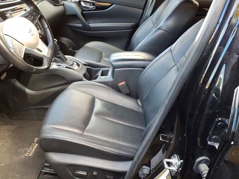 Used 2022 Nissan Rogue Sport SL w/ Premium Package image 10