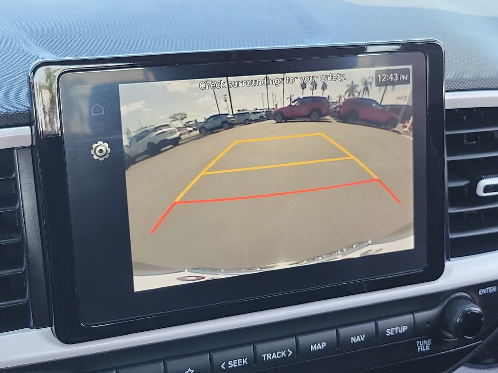 Used 2023 Hyundai Venue Limited FWD image 12