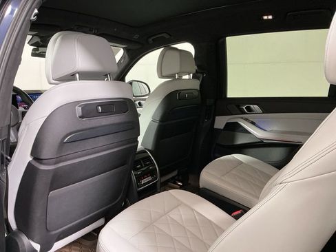Certified 2024 BMW X7 xDrive40i w/ M Sport Package AWD/4WD image 25