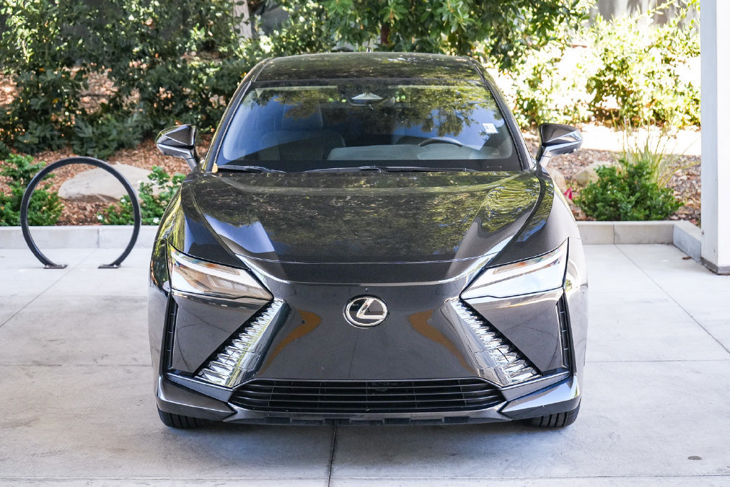 Used 2024 Lexus RZ 300e Premium FWD image 2
