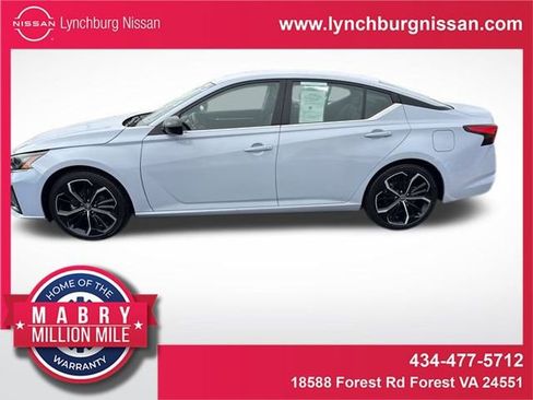 Used 2023 Nissan Altima 2.5 SR image 1