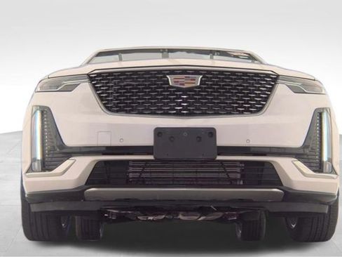 Used 2024 Cadillac XT6 Premium Luxury AWD/4WD image 4