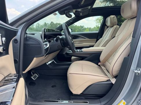 New 2025 Cadillac Lyriq Luxury image 20