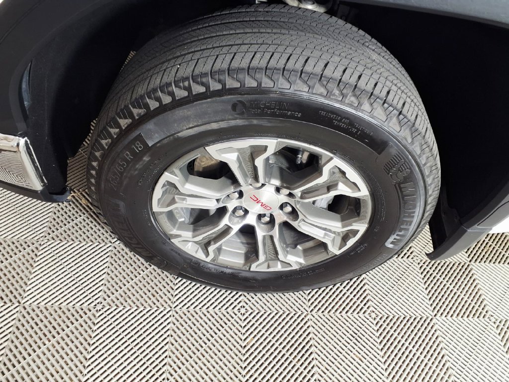 Used 2025 GMC Sierra 1500 SLT AWD/4WD image 7