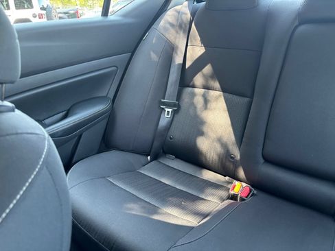 Used 2025 Nissan Altima 2.5 SV FWD image 38