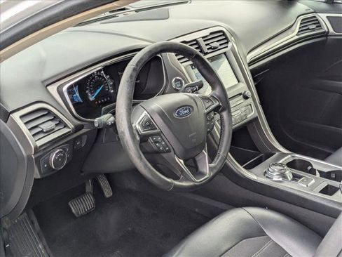 Used 2017 Ford Fusion SE image 10