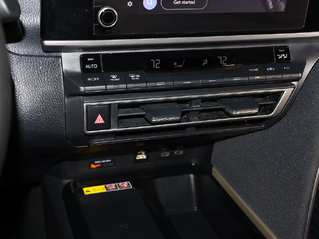 Used 2025 Toyota Camry LE FWD image 19
