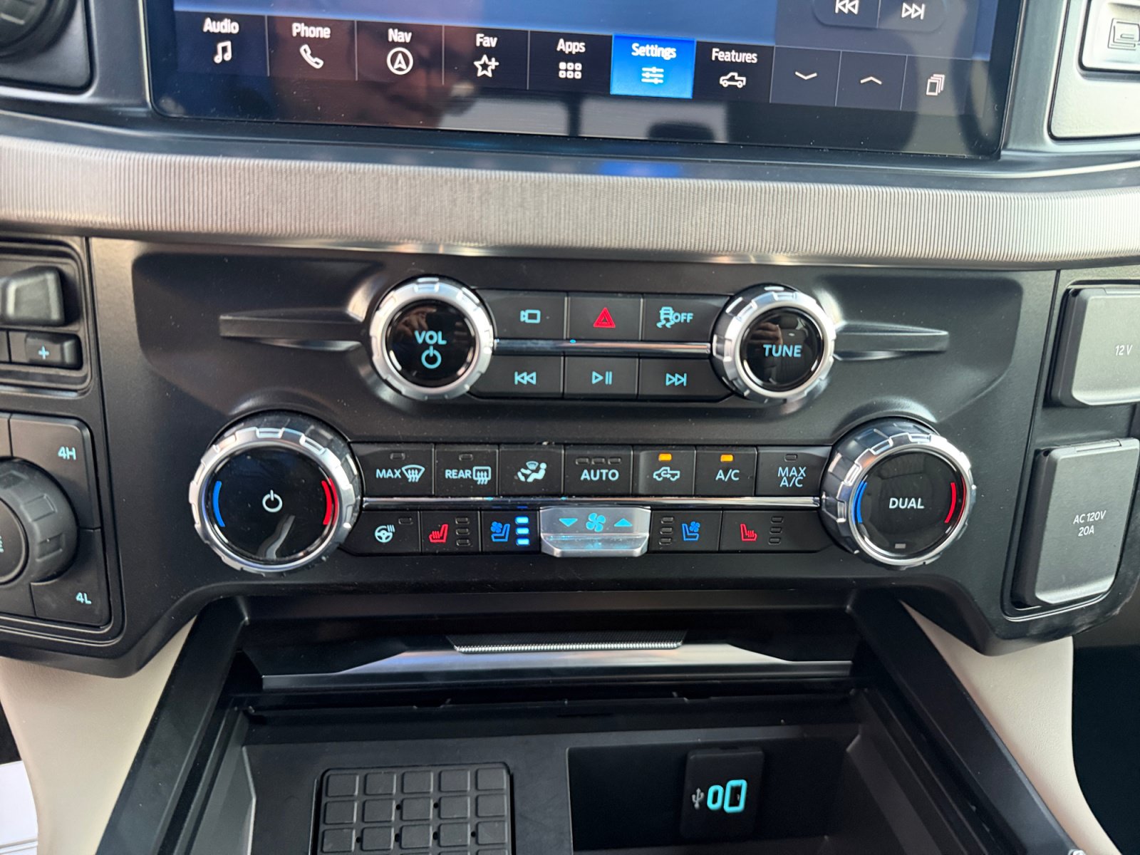 Used 2026 Ford F250 Platinum w/ Platinum Plus Package AWD/4WD image 26