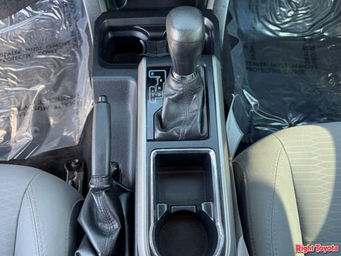 Certified 2019 Toyota Tacoma SR5 image 30