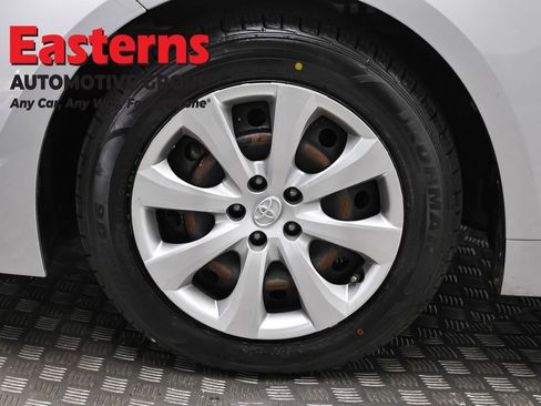 Used 2022 Toyota Corolla LE image 32