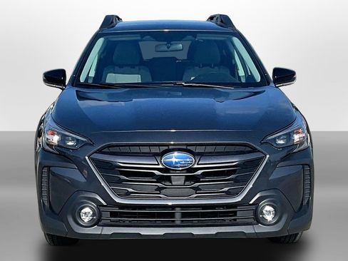 Used 2023 Subaru Outback Premium AWD/4WD image 3