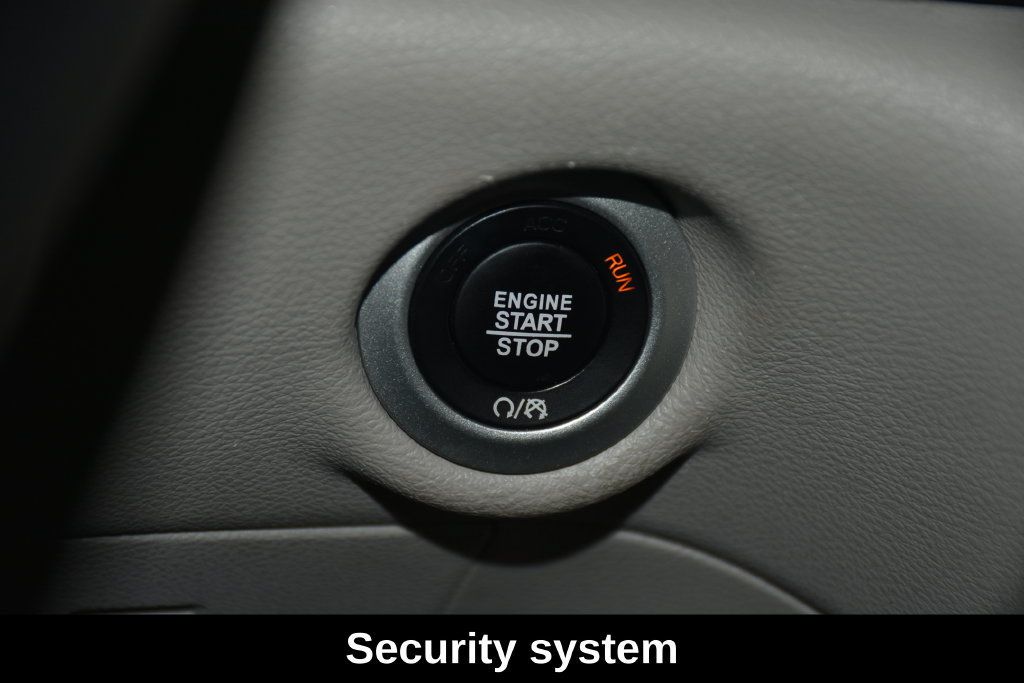 Used 2024 Chrysler Pacifica Touring-L FWD image 17