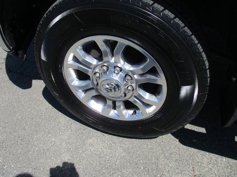 Used 2018 RAM 2500 Laramie w/ Snow Chief Group AWD/4WD image 9