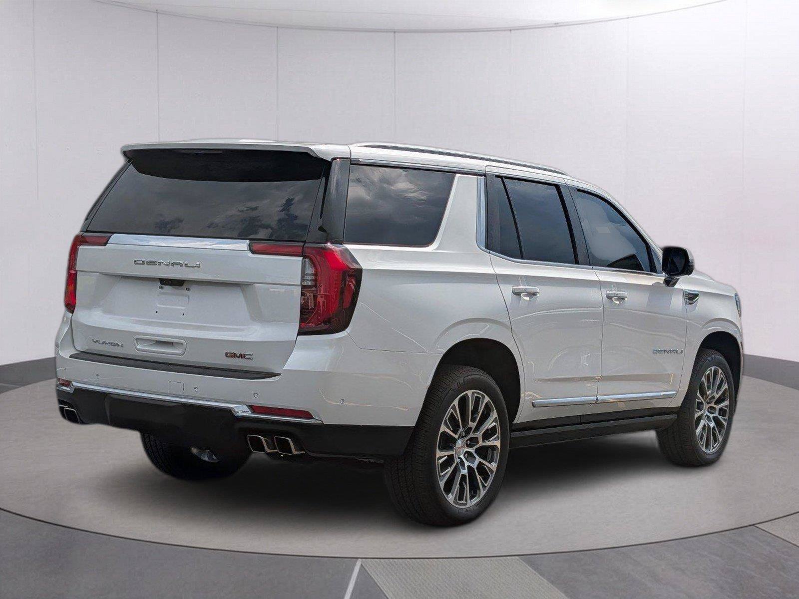 Used 2025 GMC Yukon Denali RWD image 5
