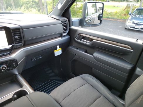 New 2025 Chevrolet Silverado 3500 LT w/ Safety Package image 15