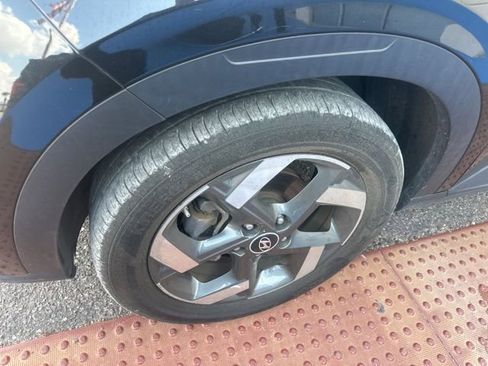 Used 2022 Hyundai Venue SEL w/ Cargo Package image 9