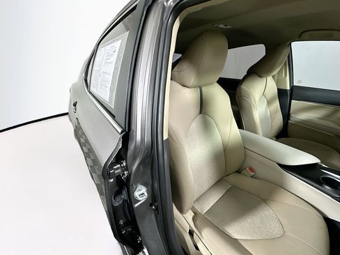 Used 2023 Toyota Camry LE image 27