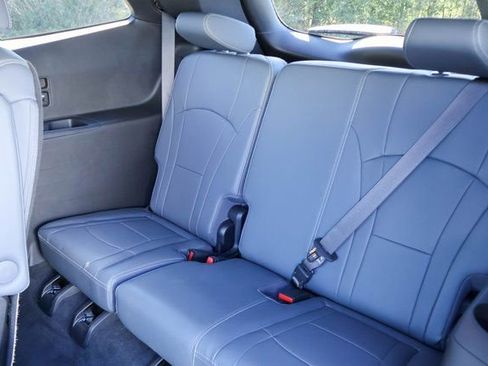 Certified 2023 Buick Enclave Essence image 12