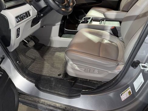 Used 2024 Honda Odyssey EX-L image 21