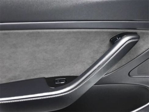 Used 2019 Tesla Model 3 Standard Range Plus image 15