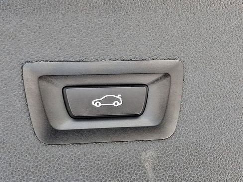 Used 2025 BMW iX xDrive50 w/ Premium Package image 30