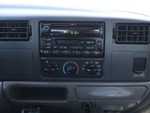 Used 2001 Ford F250 XL image 34