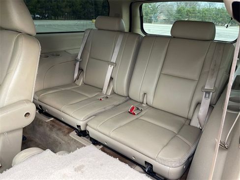 Used 2011 Chevrolet Suburban LTZ image 23