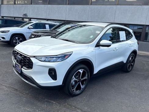 Certified 2025 Ford Escape ST-Line Select w/ Tech Pack #2 image 3