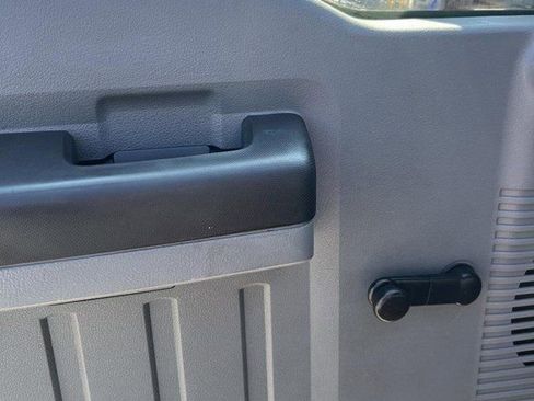 Used 2011 Ford F250 XL w/ XL Value Pkg image 10