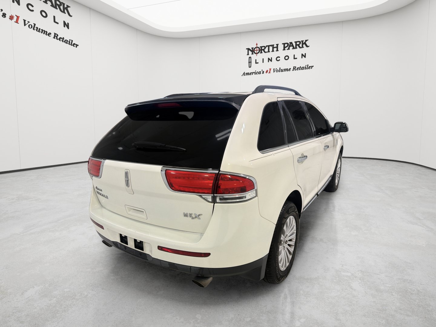 Used 2013 Lincoln MKX FWD w/ Wood Pkg image 5