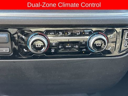 Used 2025 GMC Sierra 1500 SLT AWD/4WD image 18