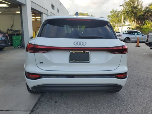 Used 2025 Audi Q6 e-tron Premium Plus w/ Premium Plus RWD image 6