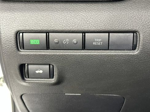 Used 2024 Nissan Sentra SV FWD image 21