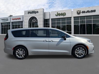 New 2026 Chrysler Pacifica Limited