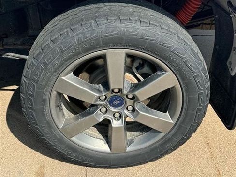 Used 2016 Ford F150 Lariat w/ Equipment Group 502A Luxury AWD/4WD image 9