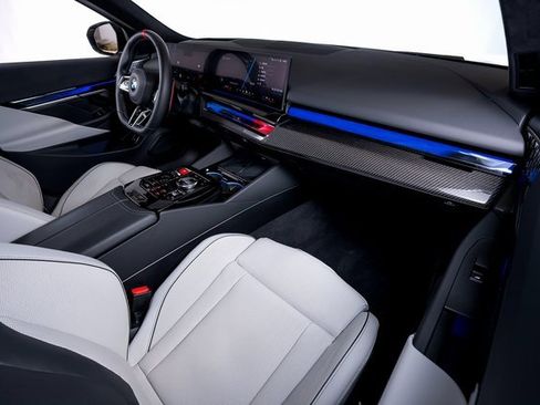 Used 2025 BMW M5 w/ Carbon Package image 50