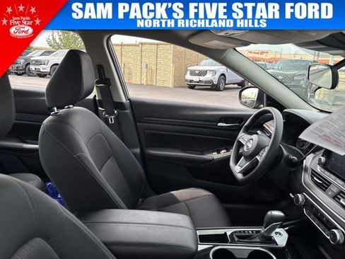 Used 2024 Nissan Altima 2.5 SV image 18